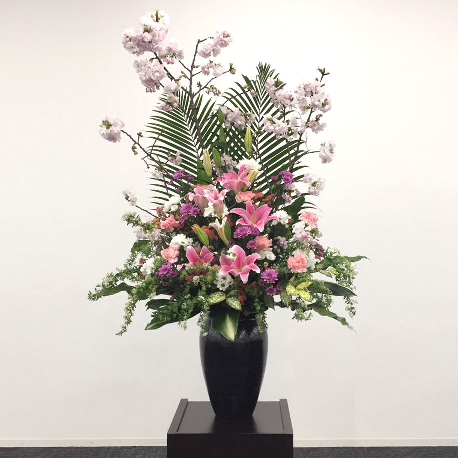 花瓶生花の画像です。金額は税抜２万５千円です。