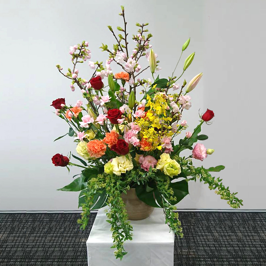 花瓶生花の画像です。金額は税抜２万円です。
