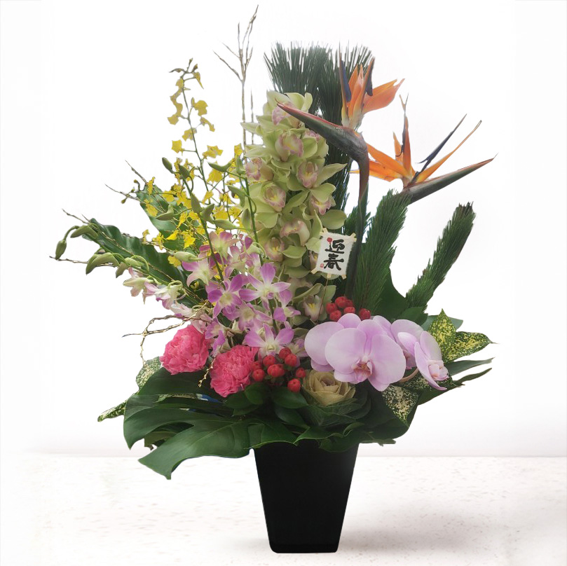 スタンドフラワーの画像です。金額は税抜一万五千円です。