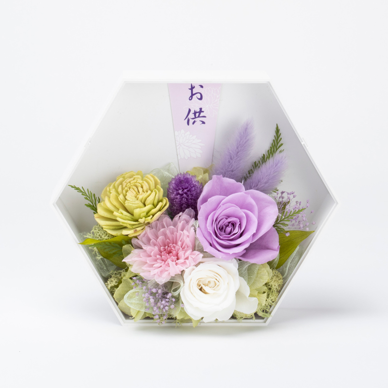 揺想(ゆそう)という御供プリザーブドアレンジです。金額は税抜一万一千円です。