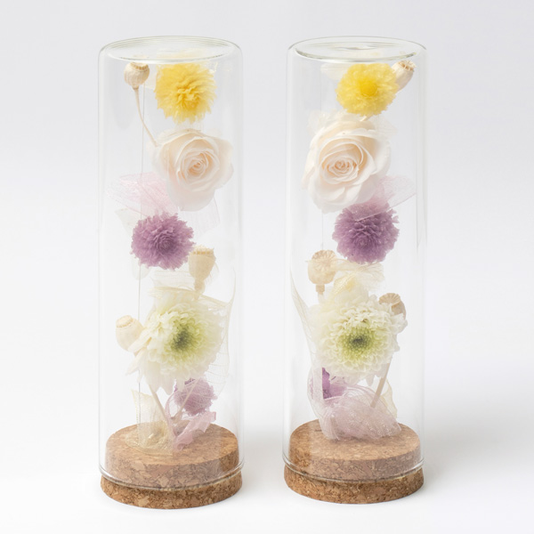 星鏡(ほしかがみ)という御供プリザーブドアレンジです。金額は税抜六千円です。